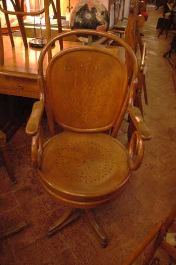 antiquariato: Barber's chair, Thonet