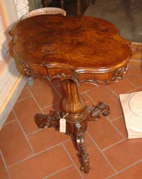 antiquariato: Small table, walnut, end of XIX century
