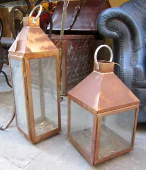 antiquariato: Iron lamp