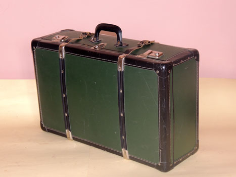 antiquariato: Green and black suitcase