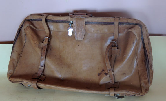 antiquariato: Leather bag  