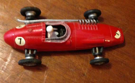 antiquariato: red toy car with n?7