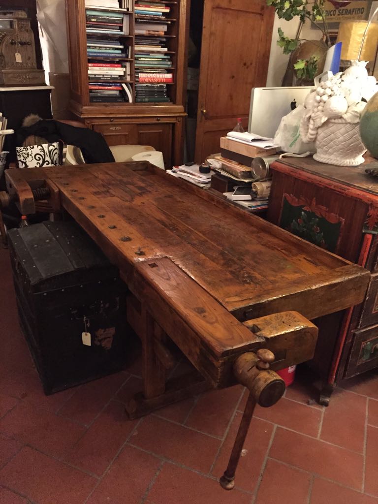 antiquariato: carpenter table