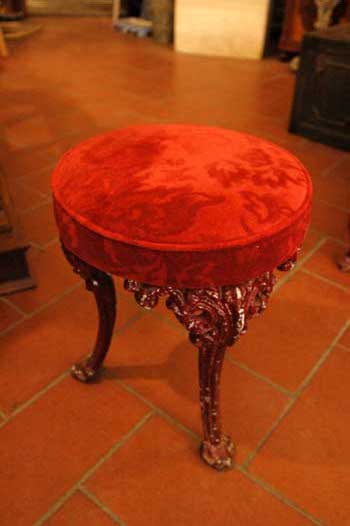 antiquariato: Small chair in red ghisa