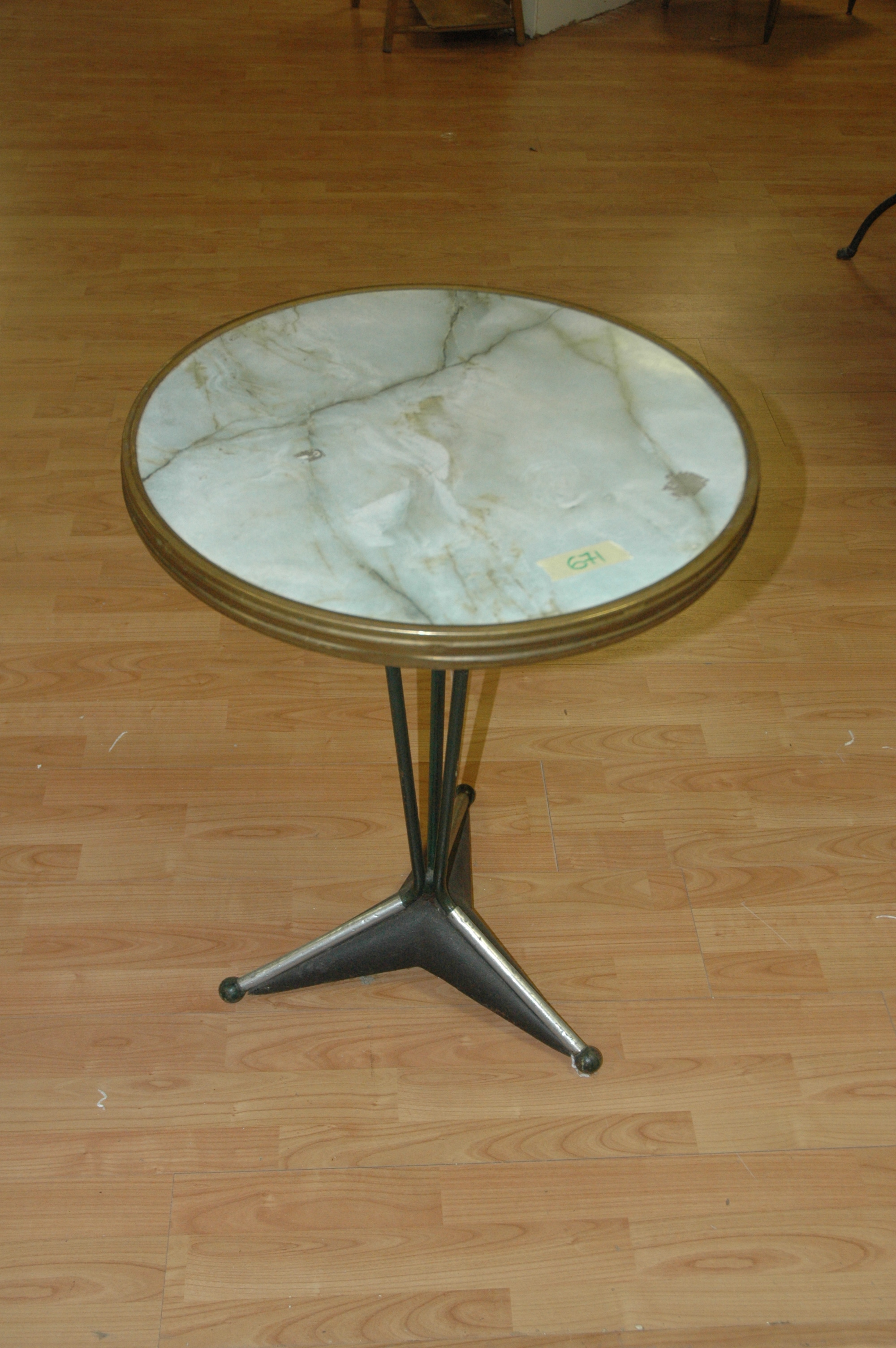 antiquariato: Table with marble