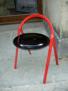antiquariato: Small metal chair, red and black, C2