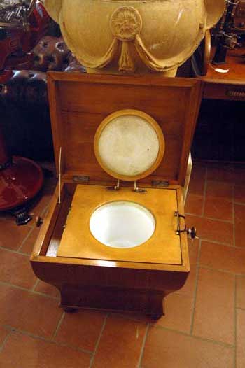 antiquariato: Travel toilette in walnut XIX sec