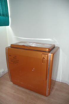 antiquariato: Orange Majestic refrigerator, 1950