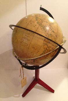 Wonderful italian globe, Paravia, with metal base